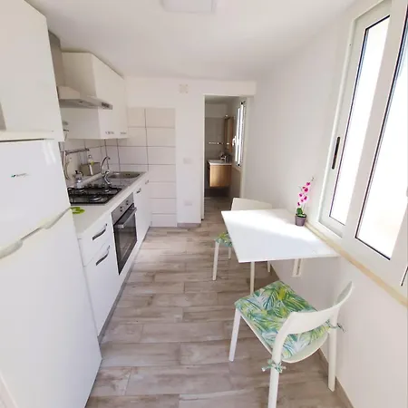Casa Al Mare Orchidea Relax, Moto Parking E Wifi Vicino 아파트
